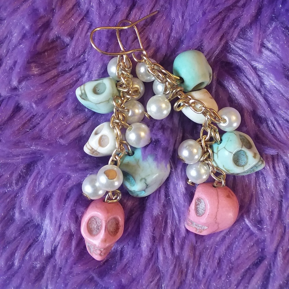 CLAIRE'S Pastel Skull Earrings with Faux Pearls